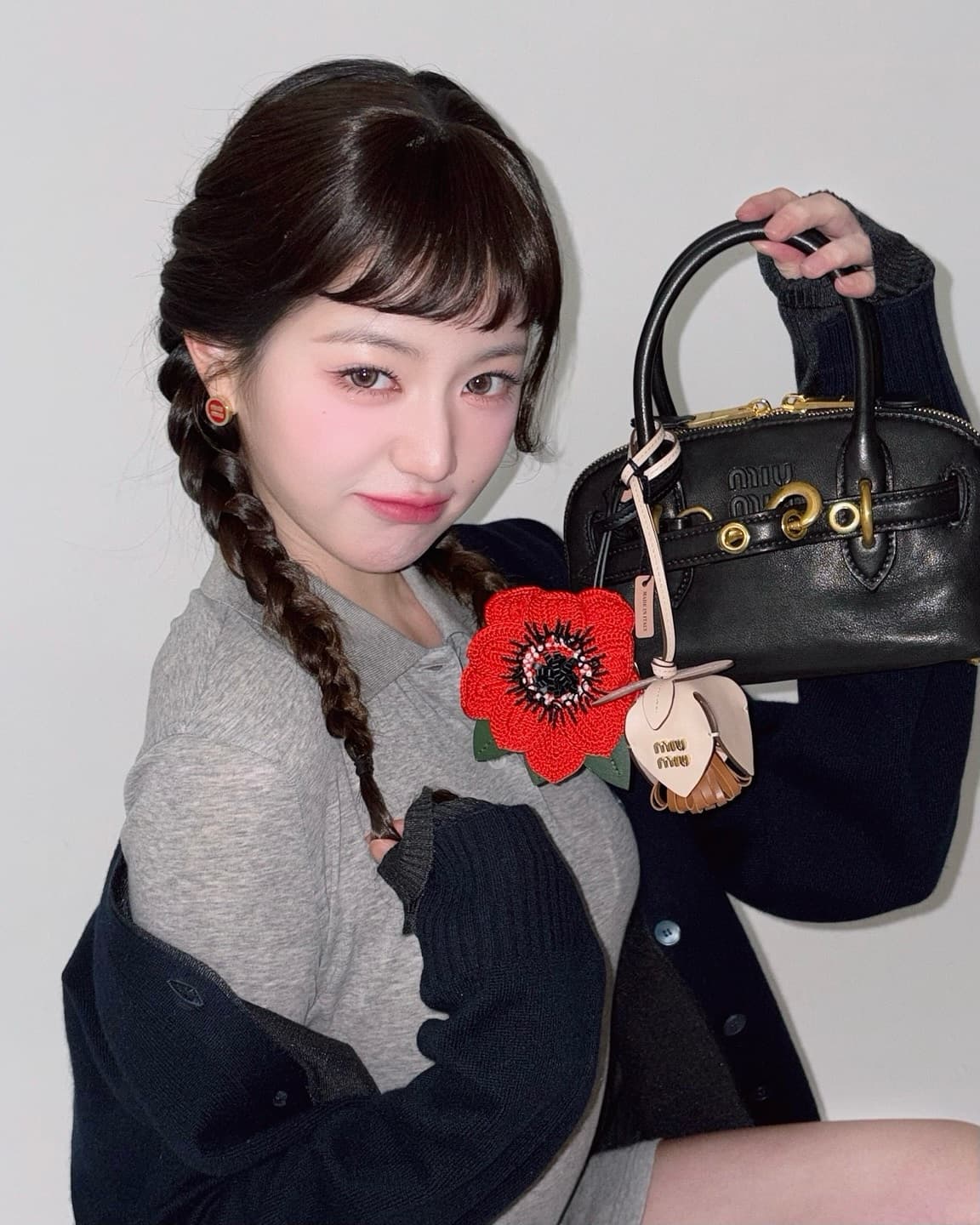 人気韓国アイドル、幼さ全開の“前髪”で「クリスマスを待っている」