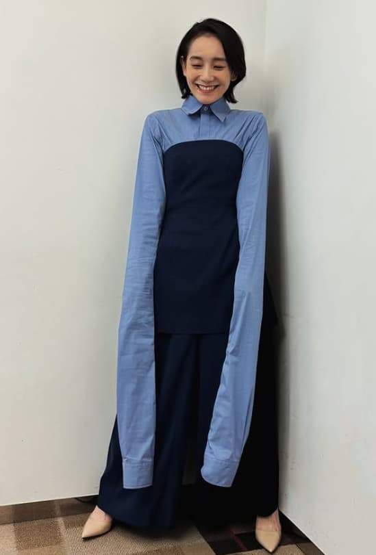 篠原ともえの長～～いシャツにファンびっくり！「ワンピースの主人公かとおもたわ！」