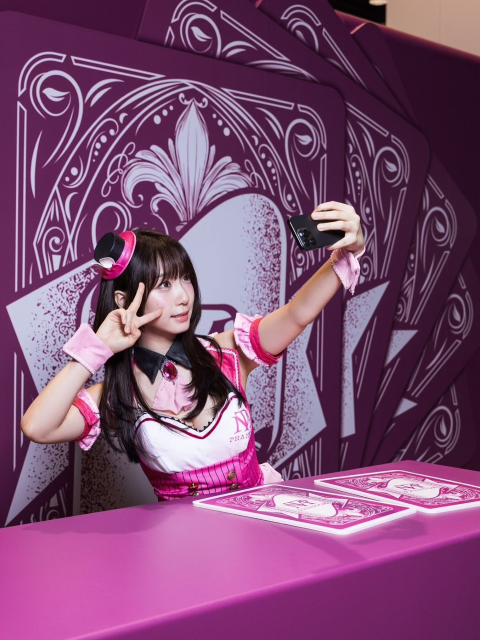 あの超人気コスプレイヤーがトランプに⁉激カワコスショット投稿にファン歓喜！