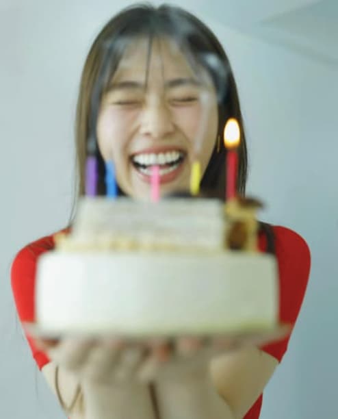 渋谷凪咲、29歳の誕生日を持ち前の満面の笑顔ショットで報告！