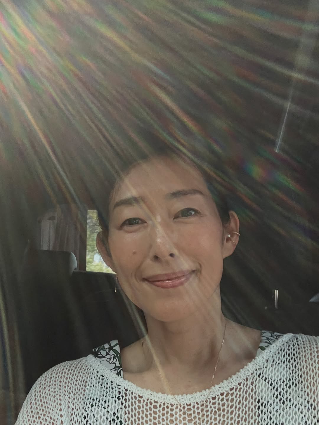 太陽光がまぶしいソロショットを公開！木村多江のラジオ出演報告にファン注目！？