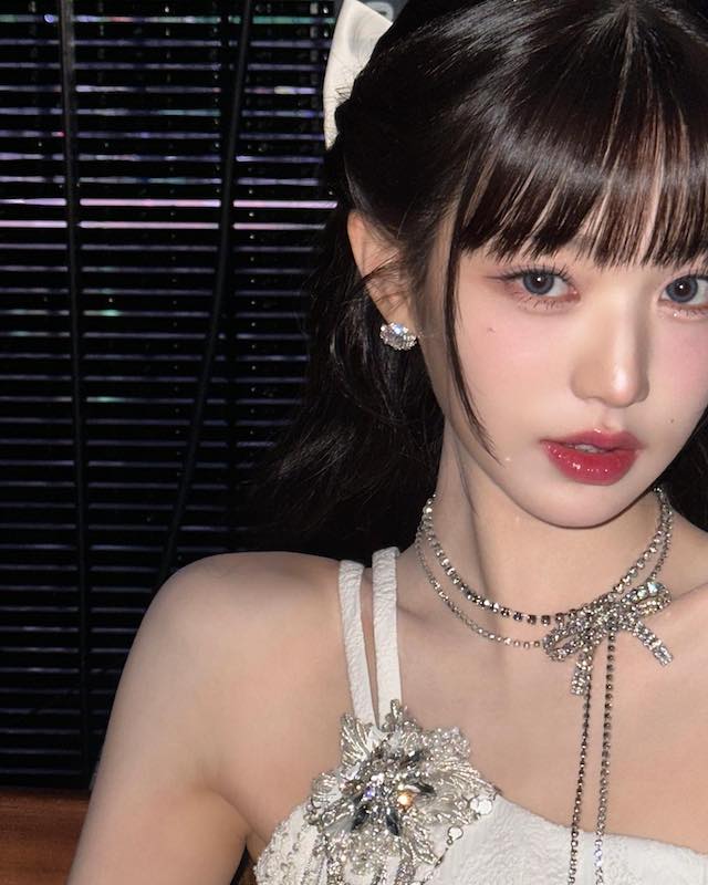 まるでバービー人形🖤ウォニョンが完璧すぎるビジュアルを披露😻