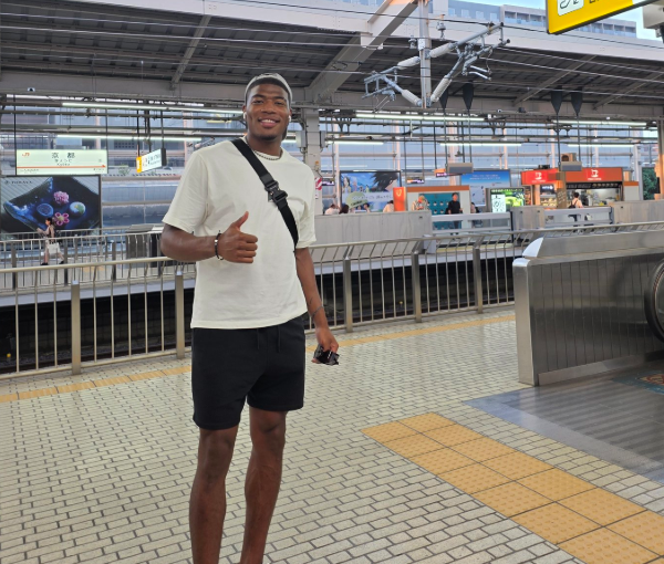 「改めてスタイル良すぎる」八村塁、京都駅で撮影された写真がオーラ全開だと話題に