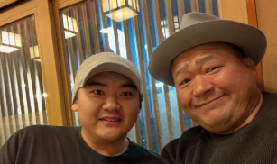 「ペアルックやないかいっ！」豊ノ島、稲川親方との鮨デートを満喫