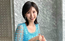 横山ルリカ、“雪の結晶”イヤリングで魅了　ブルーワンピのオフショットにファンうっとり