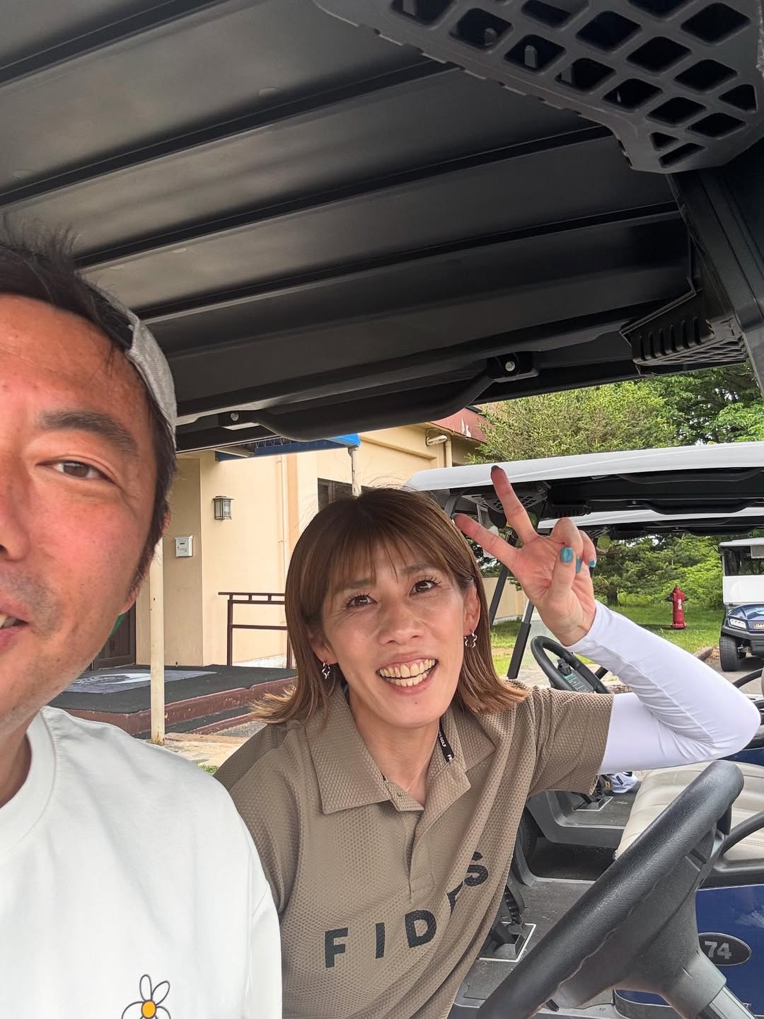 上原浩治、霊長類最強女子をゴルフ場で見かける！