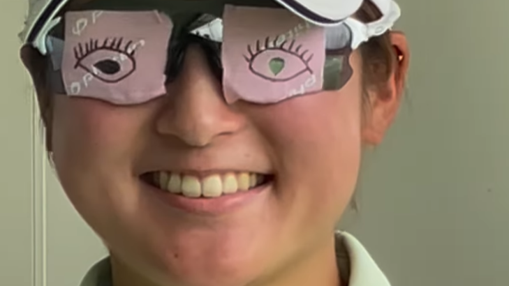 「視界を狭める」とスイングが激変？話題の“頭ブレ半減ドリル”がゴルファーの間で注目！