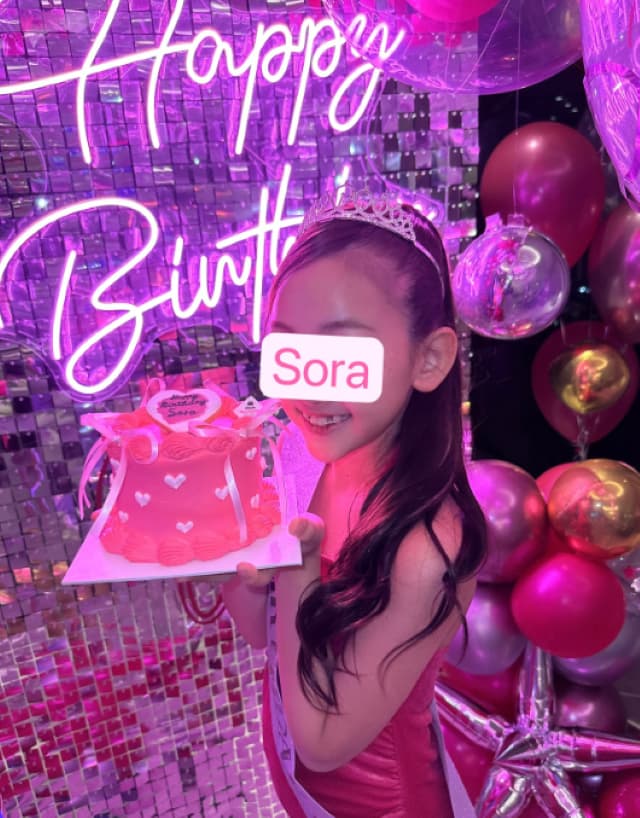 インフルエンサー・鈴木亜美が娘の誕生日を祝う「そらの人生がこの先も幸せで溢れますように」