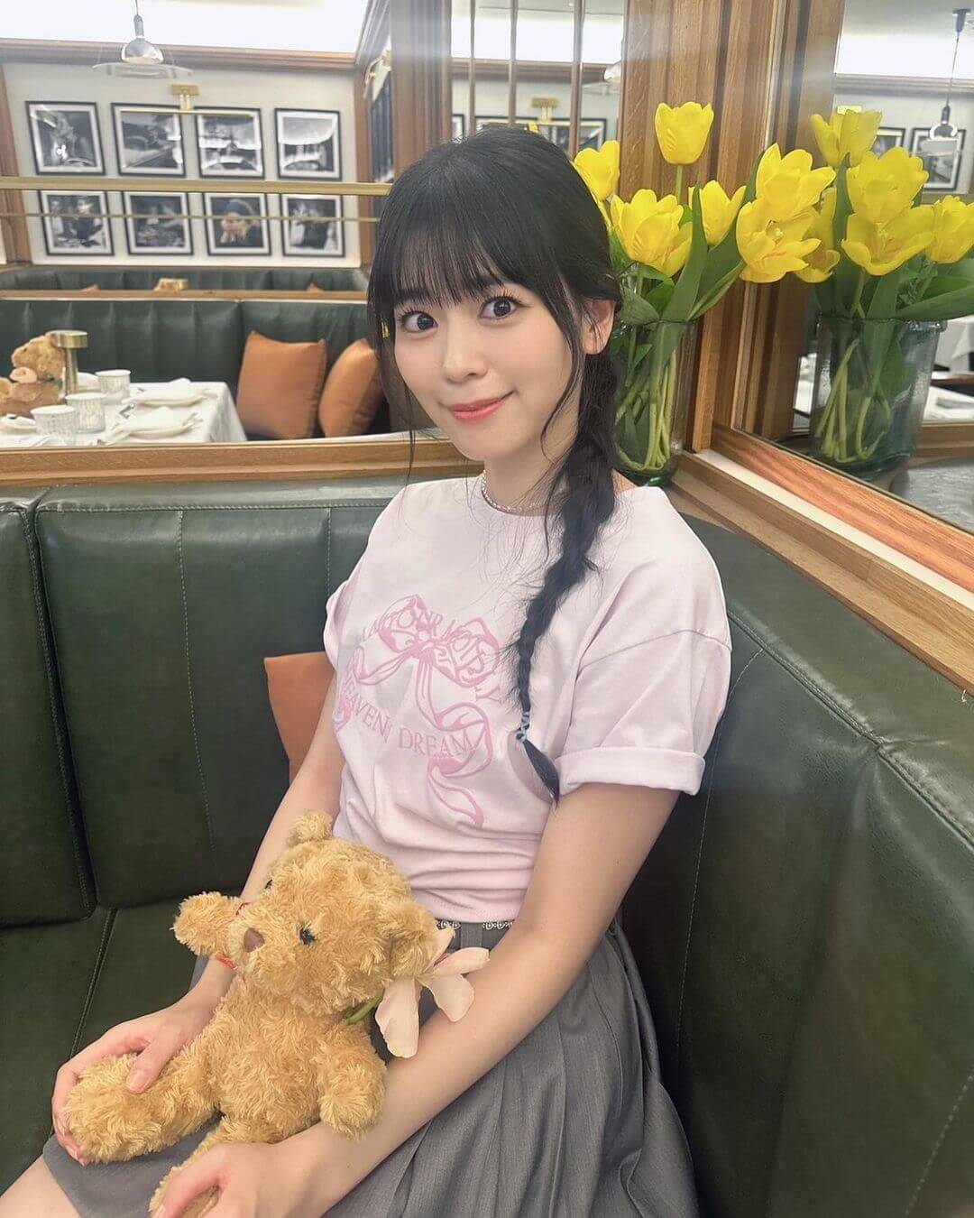 今話題のアイドルグループ”レッド担当”のあの人がぬいぐるみとの愛らしいショット公開！