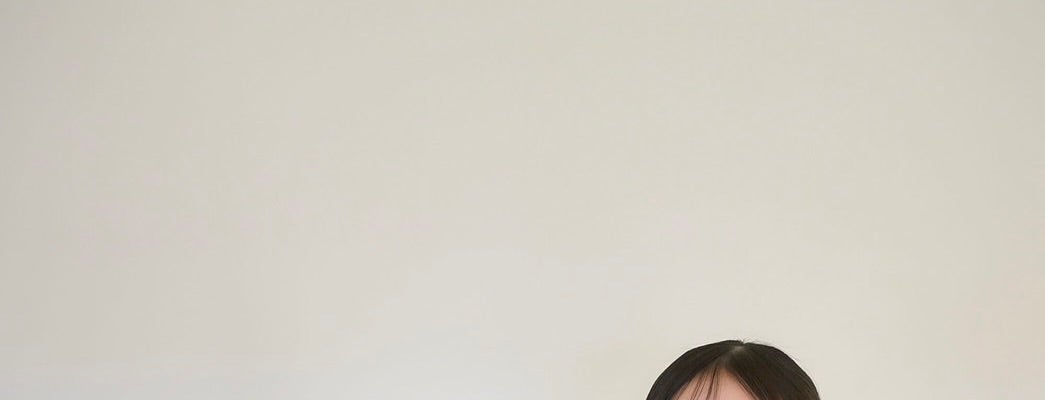 元日向坂46・影山優佳 自身のオフィシャルサイトのオフショットを公開！モダンなスタイリングにファン釘付け