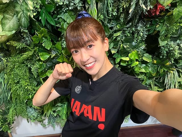 「日韓戦に向けて練習がスタート」サッカー激ウマ女優・眞嶋優、