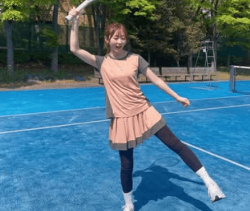 「かわいーい！」野球美女子、テニスガールに！？ピンクコーデが”ベリーキュート”だと話題に「とてもかわいいですね」