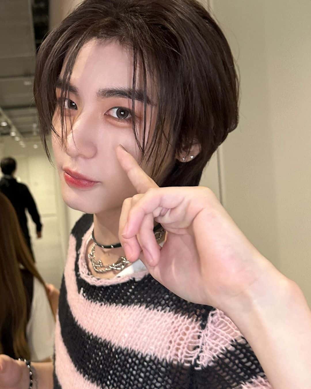 人気アイドルグループのメンバーがハンサムなプリンセスにしか見えない