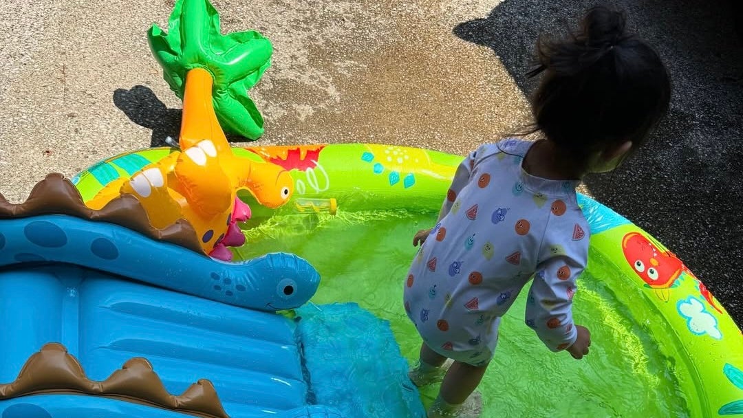 「股がさけました」丸山桂里奈、慌てて娘を受け止めたもののまさかのアクシンデント！？投稿が話題に！