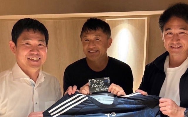 「サッカー仲間はいいですね」武田修宏が58歳の誕生日を祝ってもらう！
