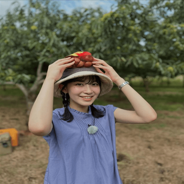 檜山沙耶、栗拾いDAYを満喫！自慢の「うま檜山」ポーズも披露
