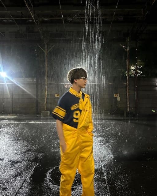 「雨までも操れちゃうんですか？」FANTASTICS中島颯太、雨の中で神秘的なショットを公開！