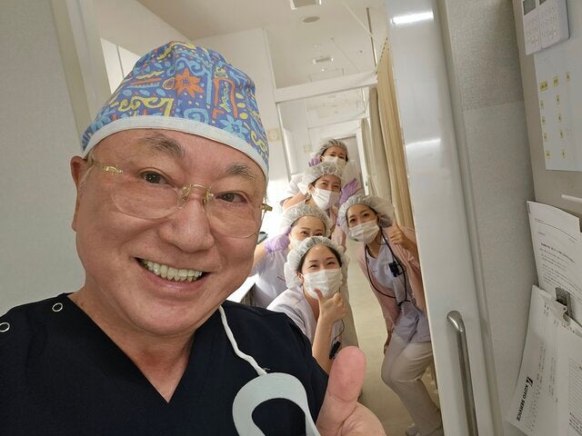 「バリバリはたらく。」がん手術成功の高須院長がクリニックに復帰
