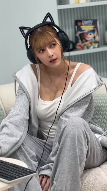 「クール＆セクシーですね」アンジェラ芽衣の撮影風景にファンから絶賛の声が殺到！