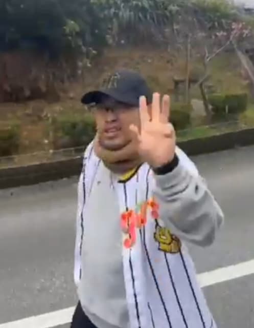 ロッチ中岡、阪神タイガースの名物を中岡Verと銘打ち疾走するも…失速する