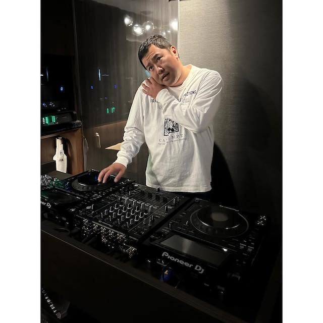 「安心してください、廻してますよ❗」安村のDJ姿が話題に📝 名前は「DJトニー」