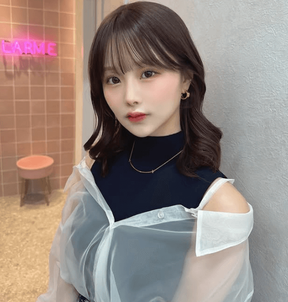 「髪伸びた！！」10万フォロワー超えスポーツグラドル、キュートなピンクの頬ショットに反響！「可愛い美女居た」