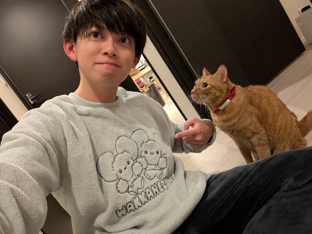 謎解きクリエイター・松丸亮吾が愛猫との自撮りショットを公開