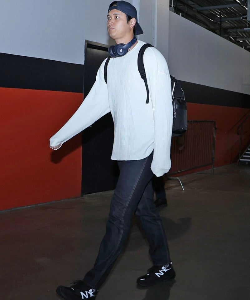 「萌え袖じゃん！！」「やっぱり着る人だよね」大谷翔平の私服が話題に