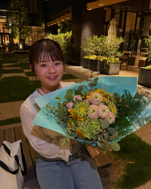 とびきり笑顔に花束を！女子ゴルフ・政田夢乃、25歳誕生日のインスタ投稿に注目！