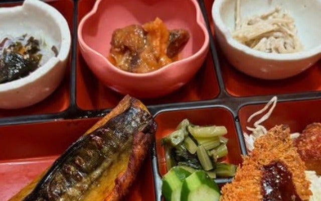 「唐揚げが付いてたからこれにした！」ミキ昴生が亜生と作家とランチ！