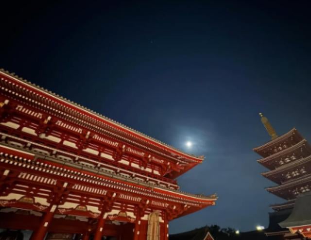 武井壮、浅草寺で大吉ゲット！