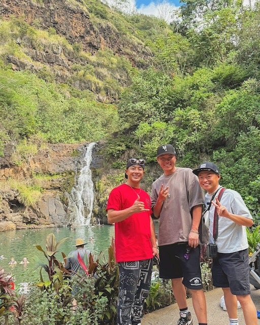 「めちゃくちゃ映えてます」巨人・湯浅大&坂本勇人とハワイを満喫！