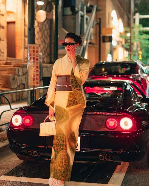 和装に”ある”アイテムのスタイリングが大反響！スーパーモデルの近況ショットがかっこよすぎると話題