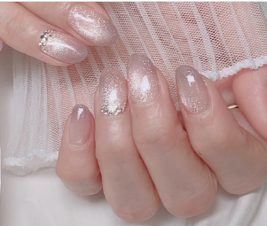 矢部美穂、春色の「マグネットネイル」を披露！ファン「ピンクが似合う」