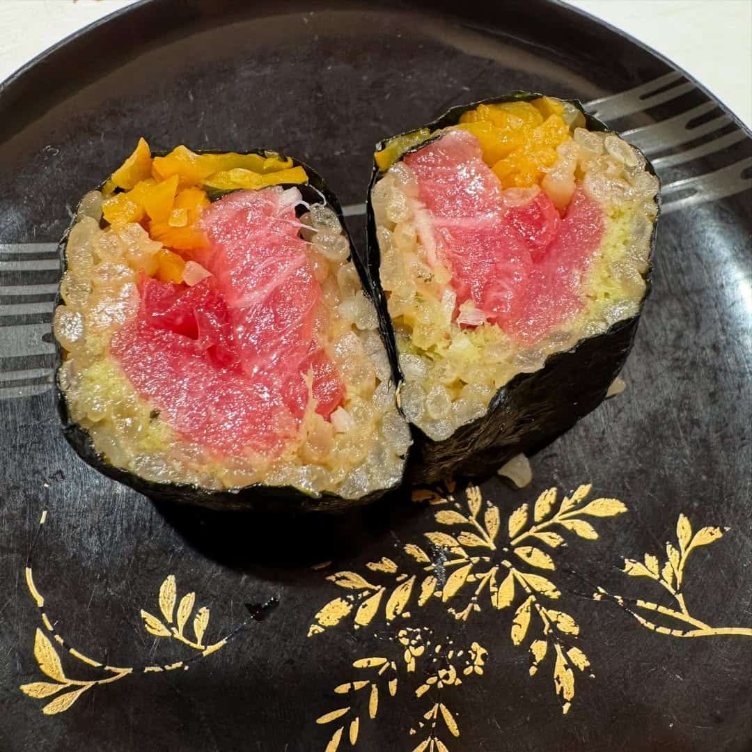 安元洋貴、贅沢な“トロたく”ショットを公開　「明日回転寿司行きます！」とファンの声続出