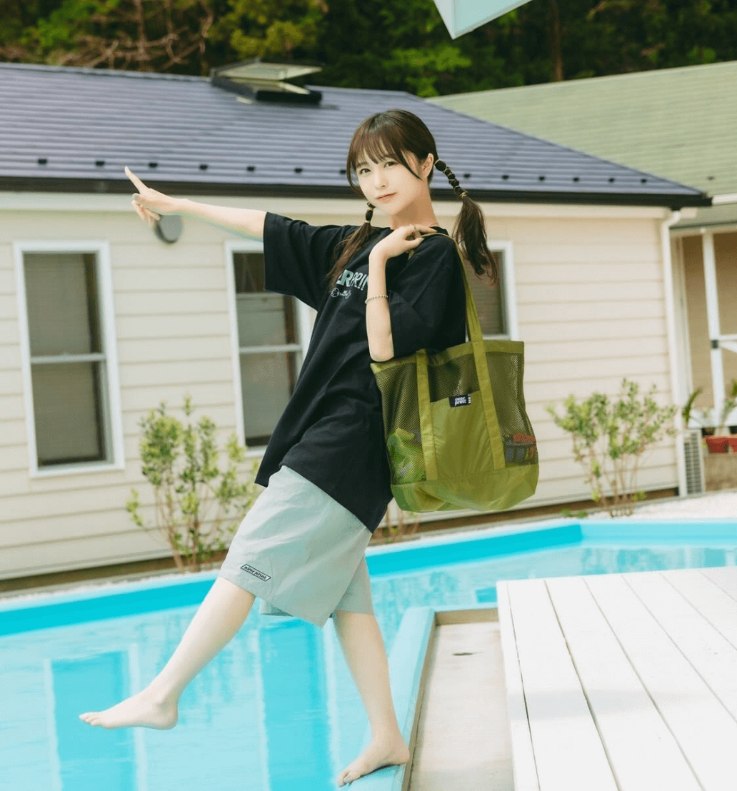 「高めポニーテールが大優勝」なえなのが夏らしい最新ショット公開