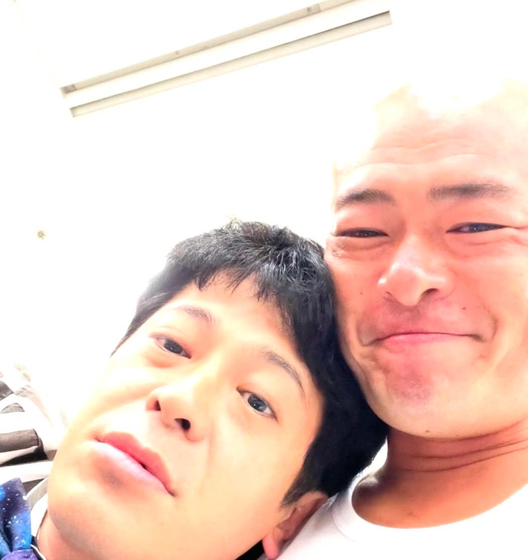 あばれる君が大物芸人たちとのツーショットを大公開！