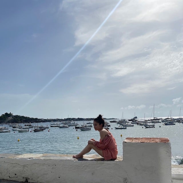 橋本環奈の肩出しショットにファンメロメロ💖