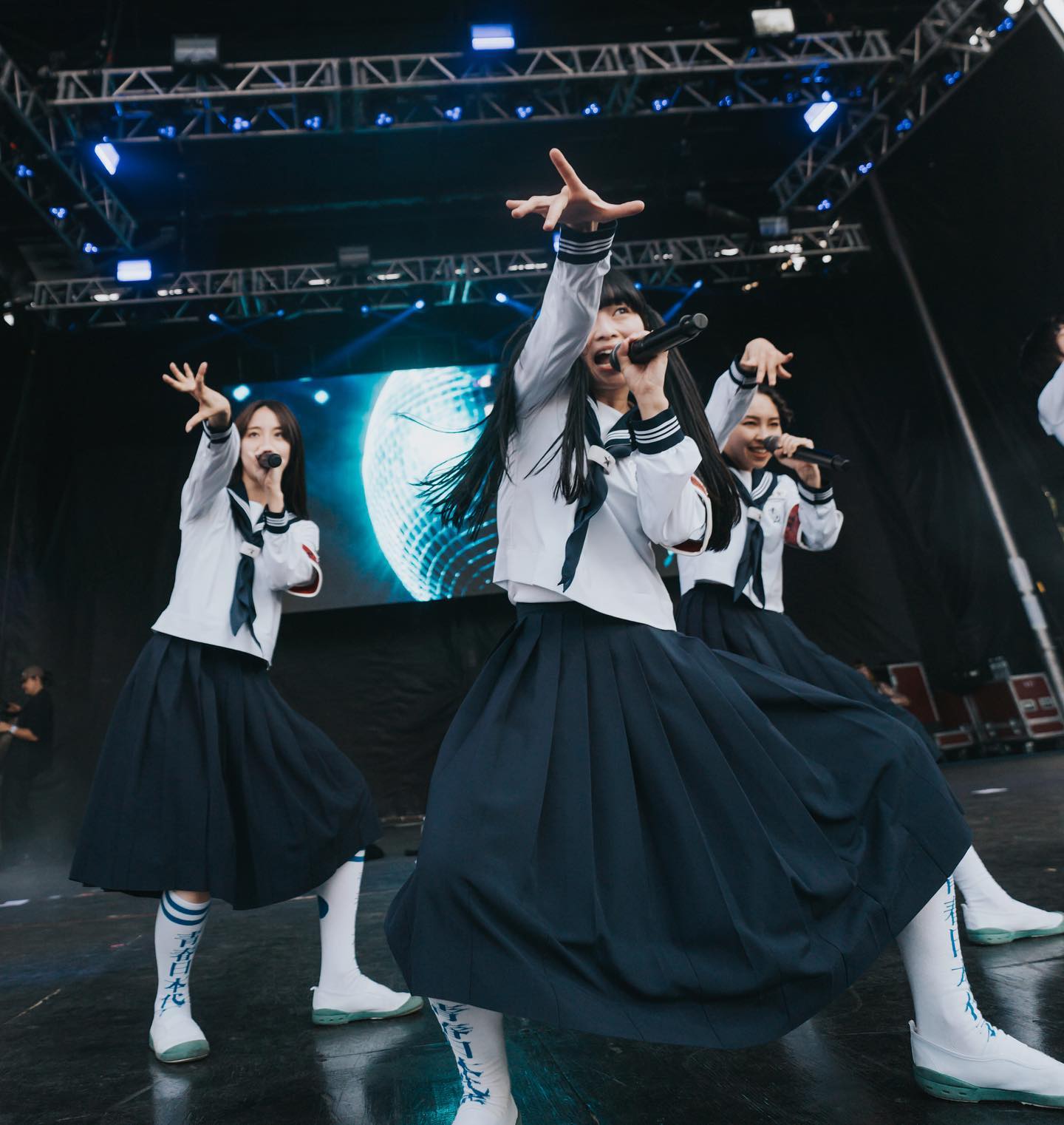 NYでも型破り！新しい学校のリーダーズのHITCライブショットがかっこいい✨