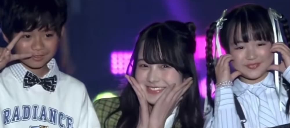 「この間まで逆の立場だったのに」本田紗来、キッズモデルたちをサポートする姿にファン驚愕！