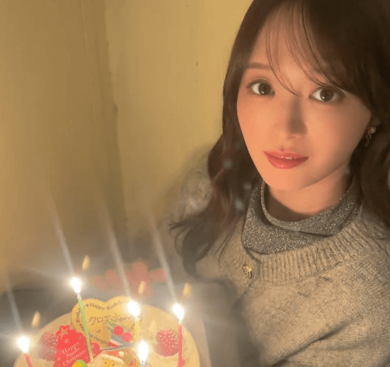 「ますますキレイになっていくよ…」異次元の美人女優、”炎が宿る・見つめる”ムービーを披露！ファンの心音上がる