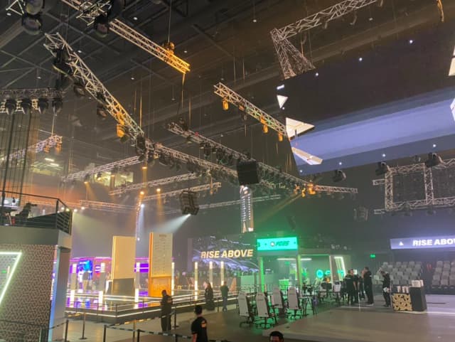 「EWCのLCQ TOP16観戦で会場来てます」プロゲーマー・ももちがEWCの最終予選を現地観戦