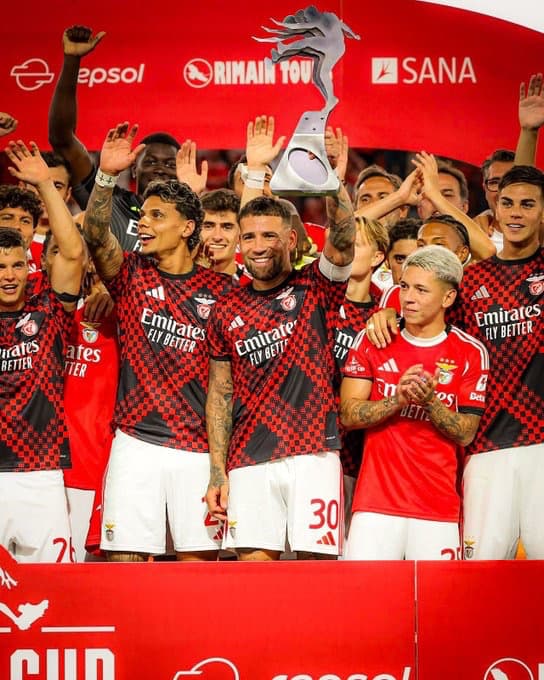 “主将オタメンディ”、聖地での勝利報告に反響　ベンフィカがエウゼビオ杯制覇