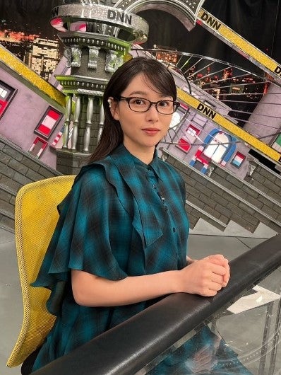 桜井日奈子 「脱力タイムズ」でのメガネ姿に反響「美少女からオトナの女性に…」