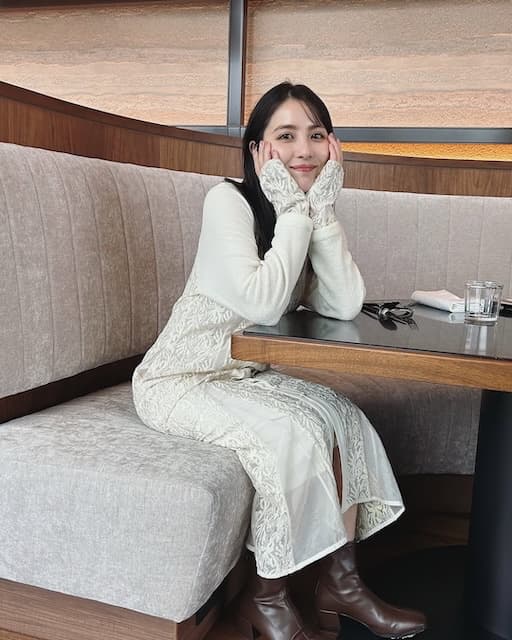 「皆さんGWは楽しめていますか？」女優・石川恋の衣装オフショットにファンからコメント続々