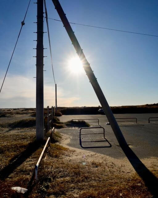 京本大我の世界観が光る一枚。夕陽と影のシンメトリー