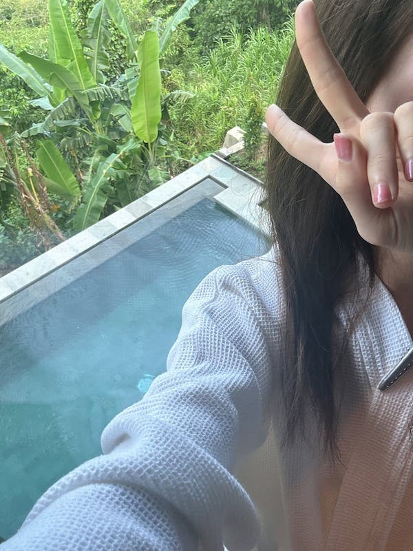 馬嘉伶から改名した真楪伶がAKB48の卒業旅行に「最高の卒業旅行なう」