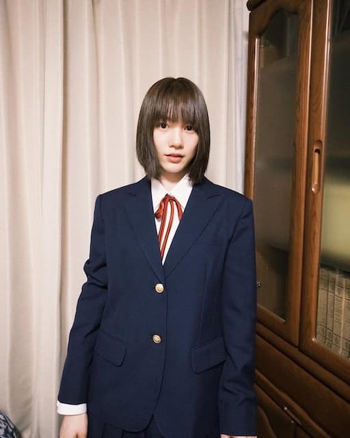 「入学式行ってきまーす」女優・のんが高校生に転身！？