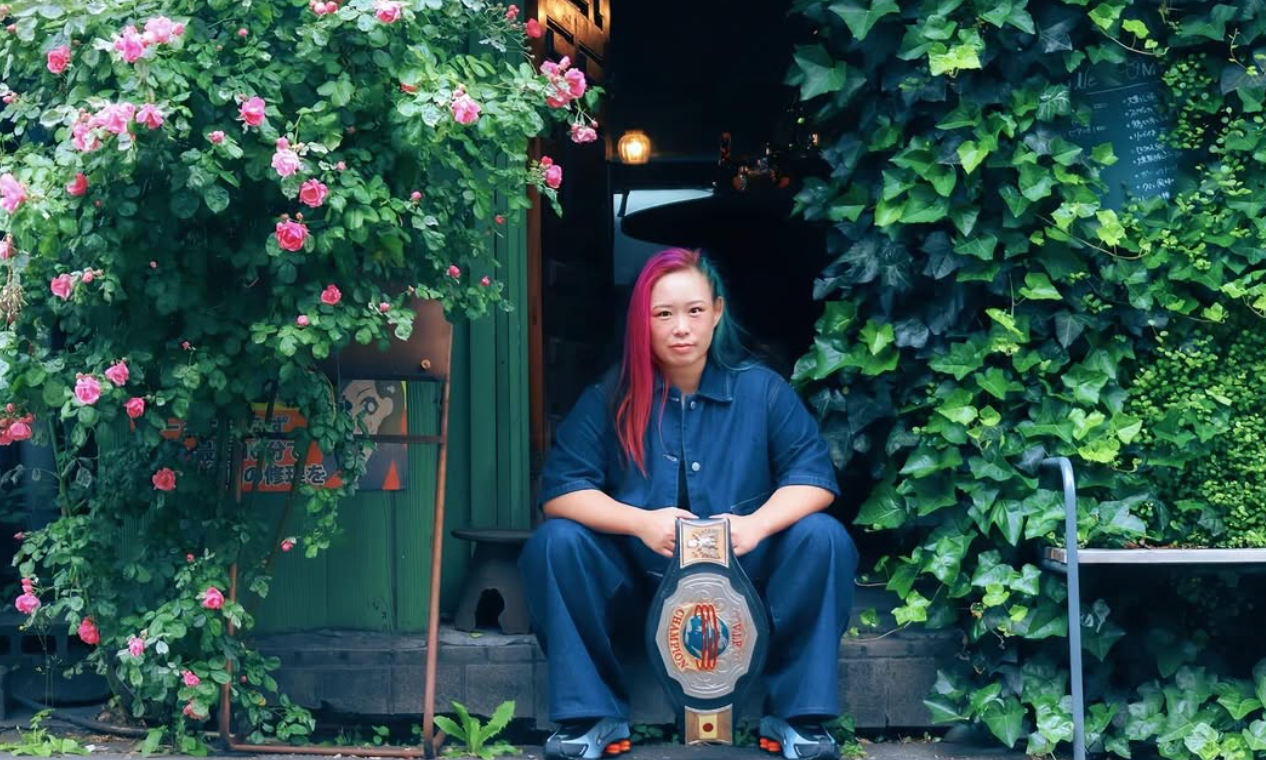 プロレスラー・橋本千紘、33歳の誕生日に“タイトルベルト”と記念SHOT披露！