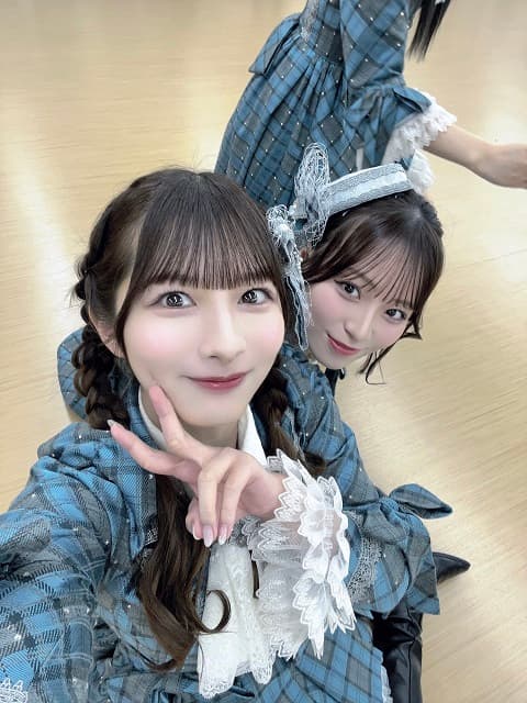 「ルンルンでした」≠ME 河口夏音がライブ後にご機嫌ショットを投稿！通りすがりのメンバーも…